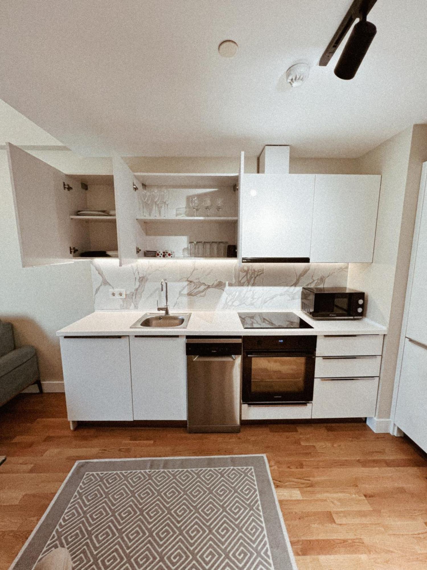 180° View Apartment In Diamond Building スコピエ エクステリア 写真