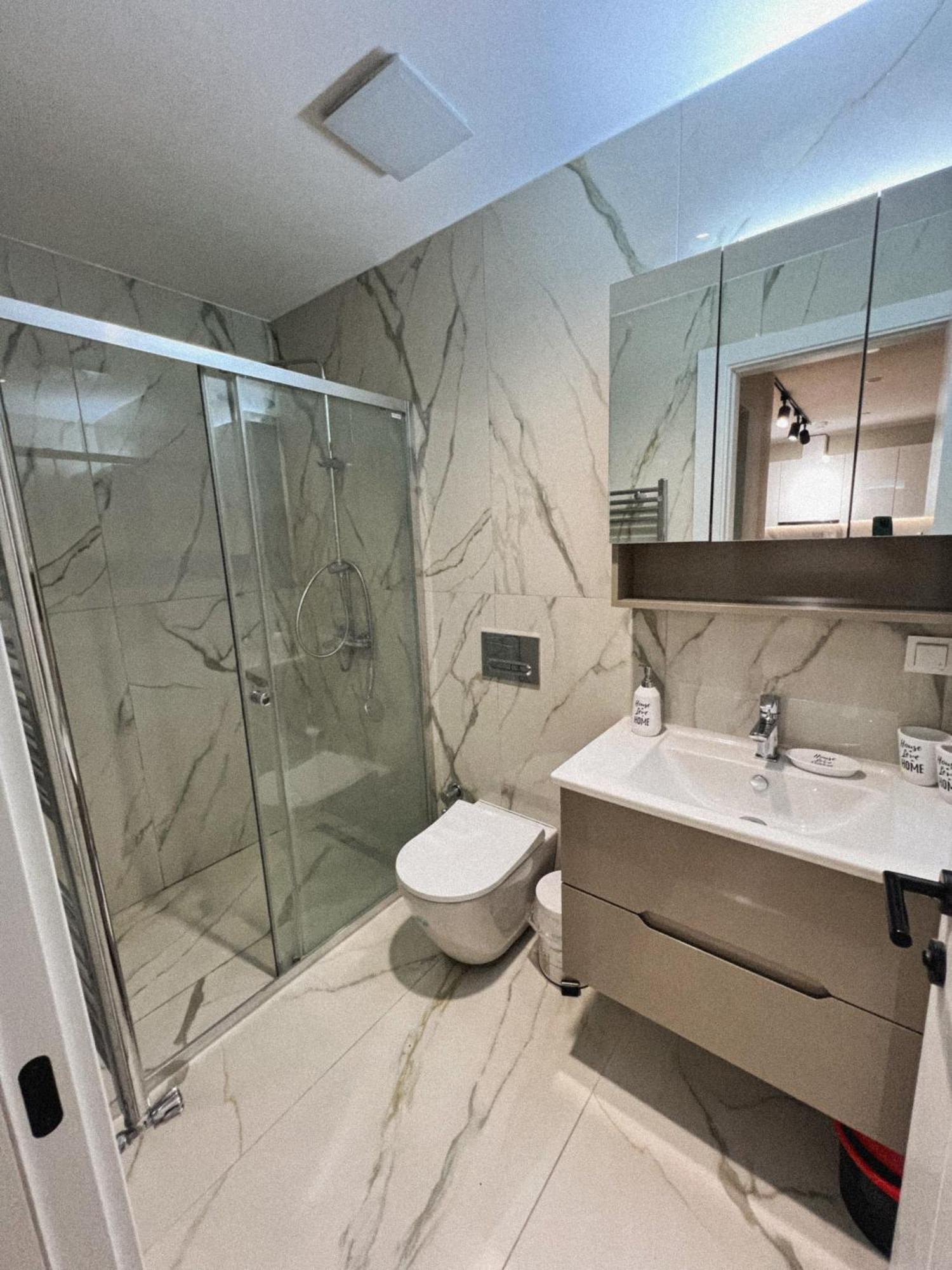 180° View Apartment In Diamond Building スコピエ エクステリア 写真