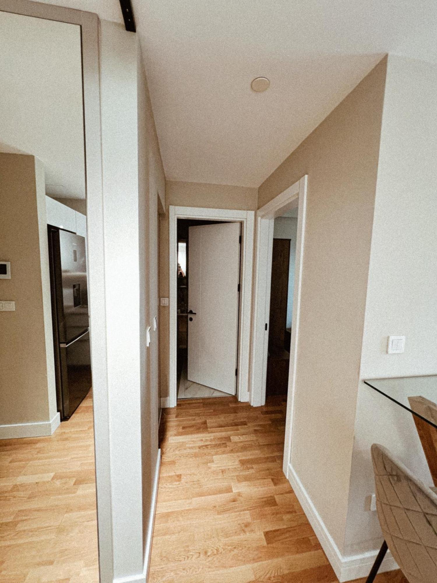 180° View Apartment In Diamond Building スコピエ エクステリア 写真
