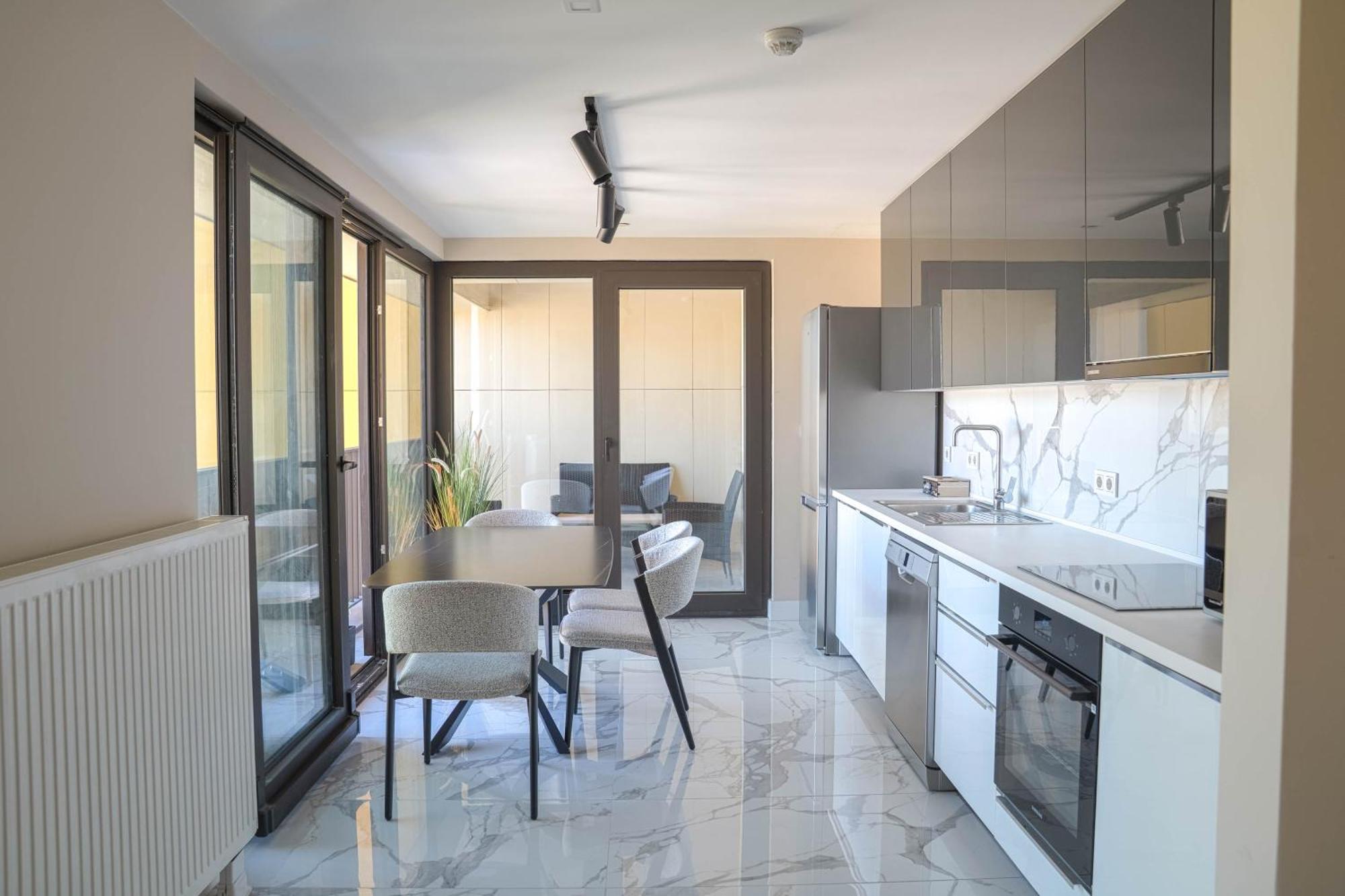180° View Apartment In Diamond Building スコピエ エクステリア 写真