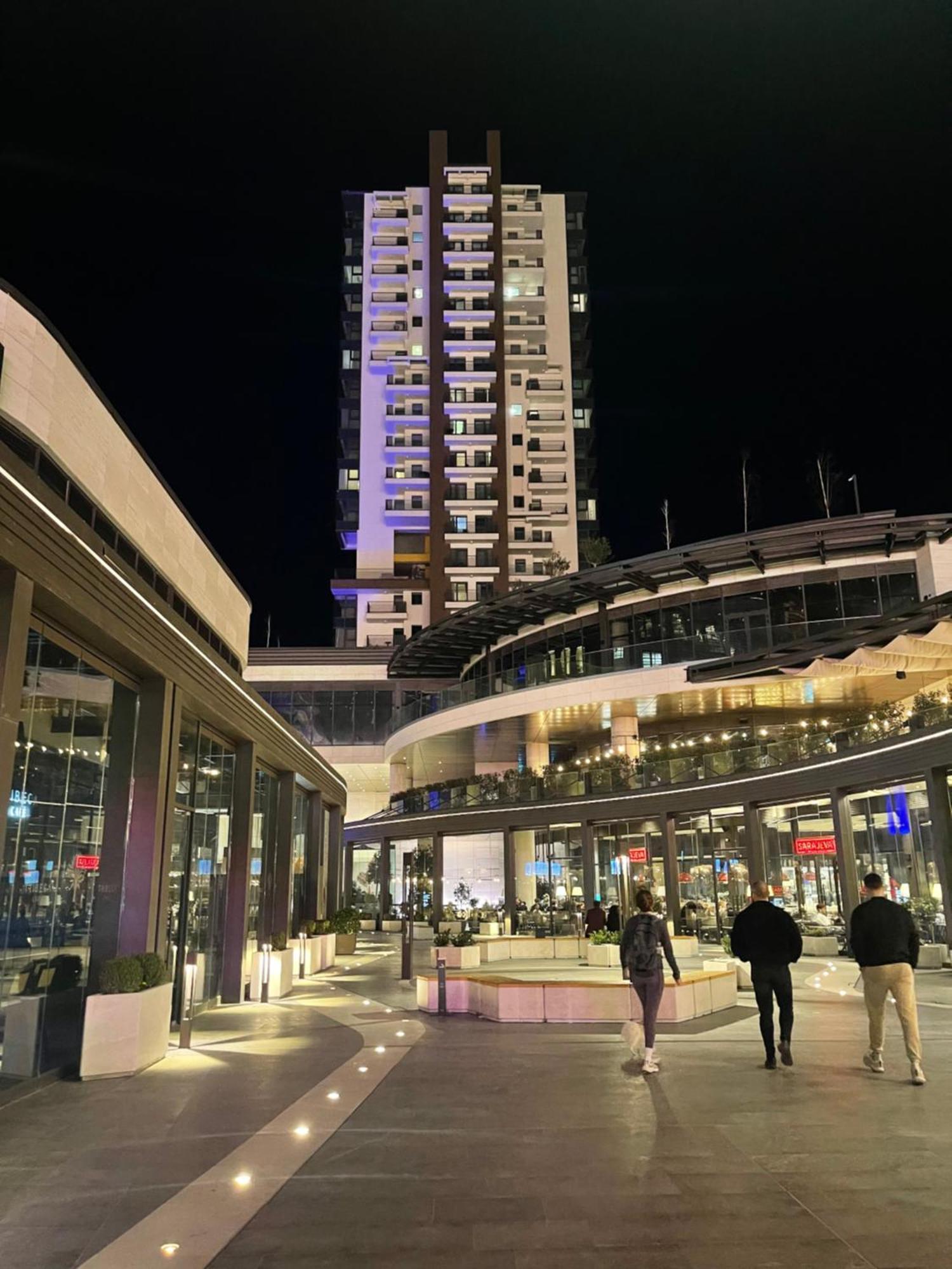 180° View Apartment In Diamond Building スコピエ エクステリア 写真
