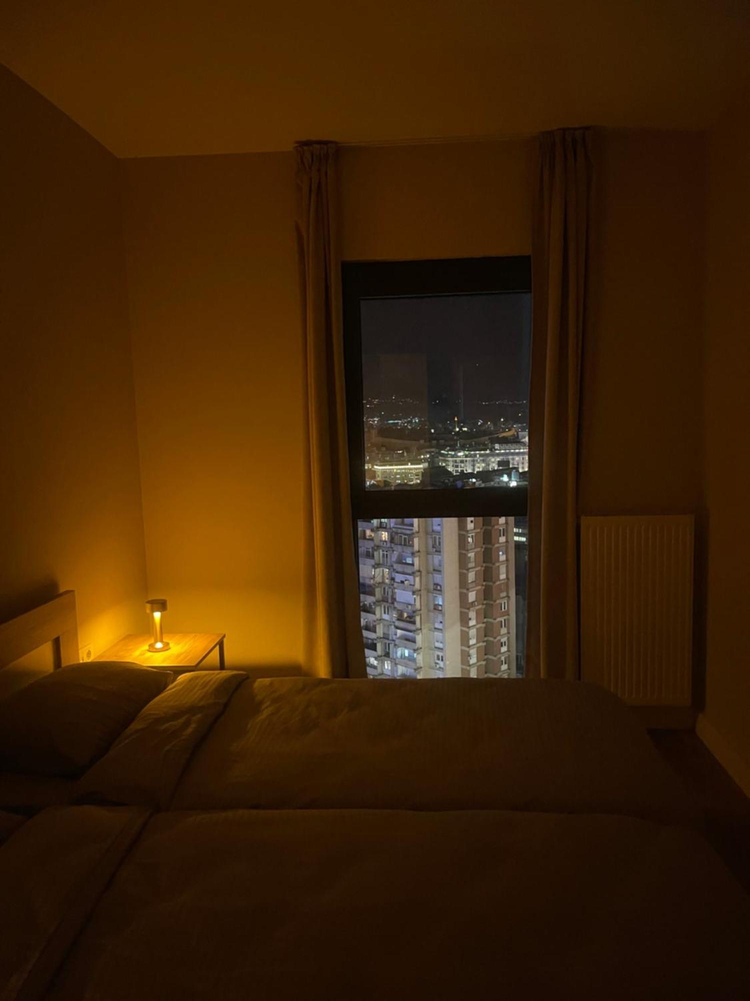 180° View Apartment In Diamond Building スコピエ エクステリア 写真