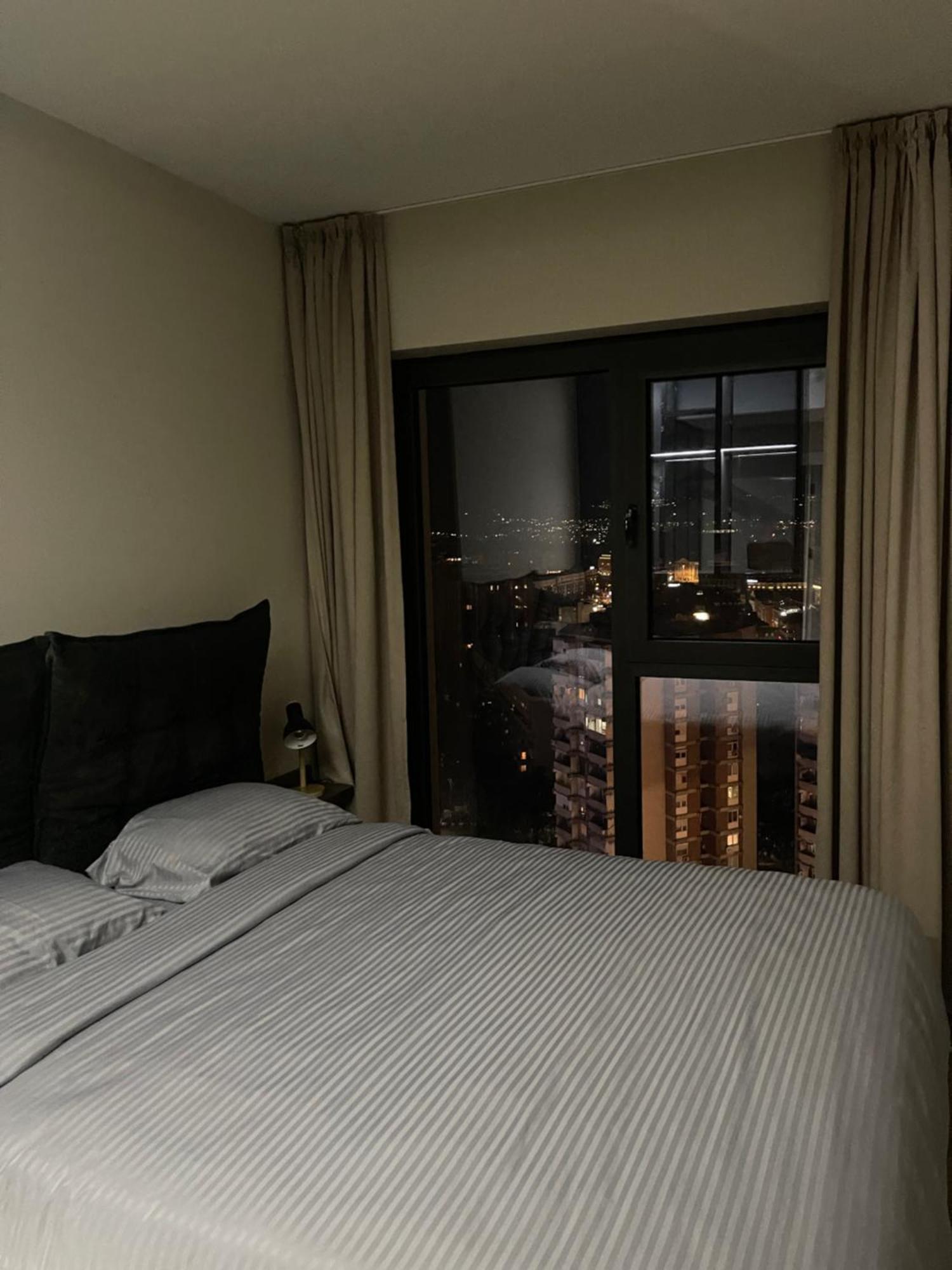 180° View Apartment In Diamond Building スコピエ エクステリア 写真
