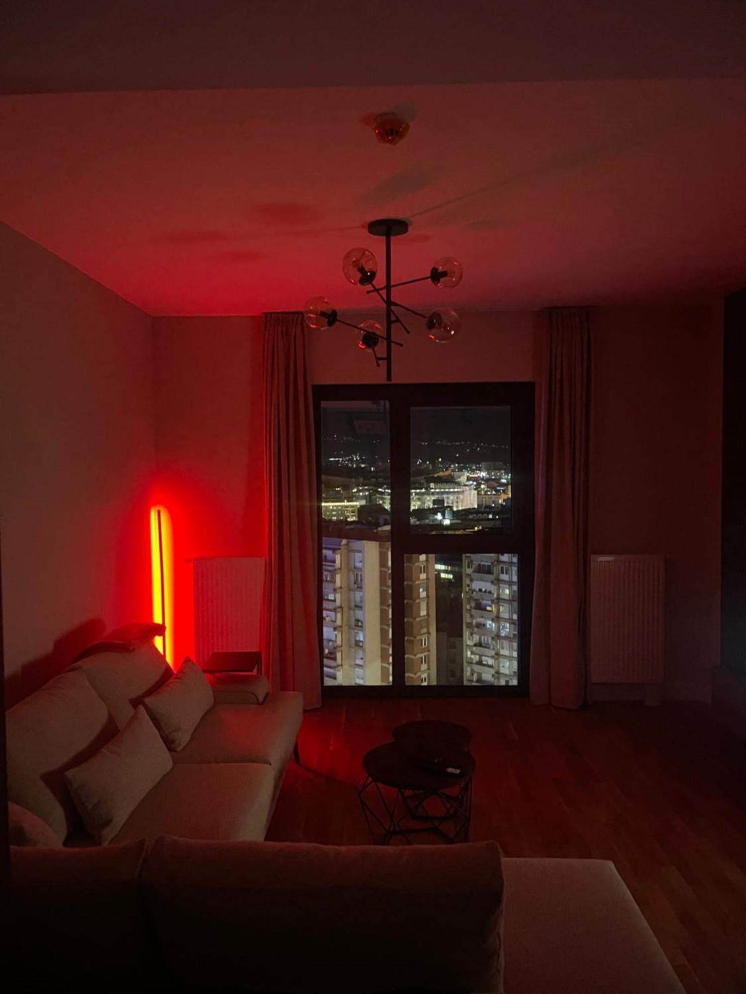 180° View Apartment In Diamond Building スコピエ エクステリア 写真