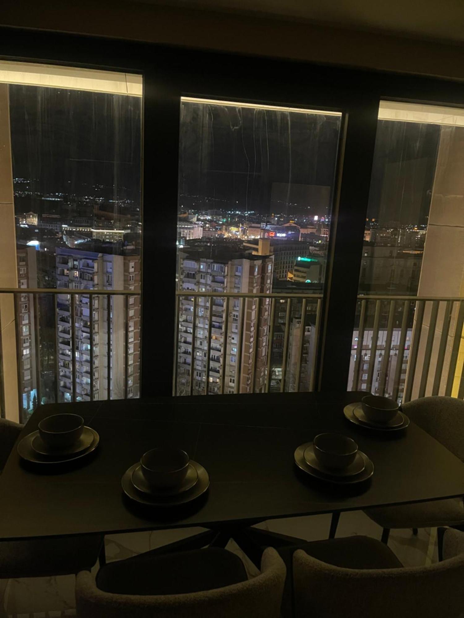 180° View Apartment In Diamond Building スコピエ エクステリア 写真